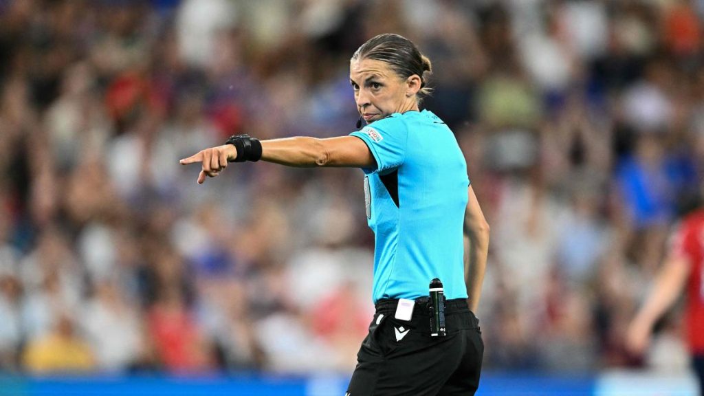 Who is the referee for the England vs Spain UEFA Women’s EURO 2025 final?