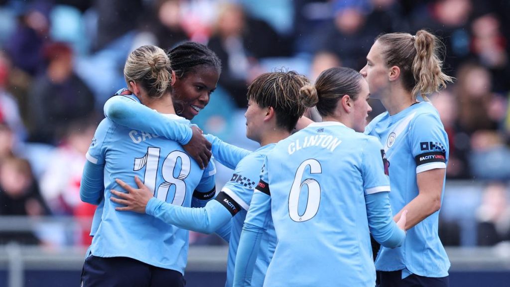 WSL 2025-26: Late Beney strike gives Man City 3-2 win over Arsenal