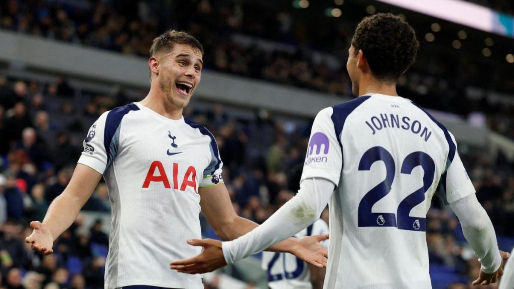 Premier League 2025-26: Van de Ven double lifts Tottenham to victory at Everton