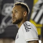 Neymar leaves field with hands on ears after Brazil star is booed during Santos vs Fluminense