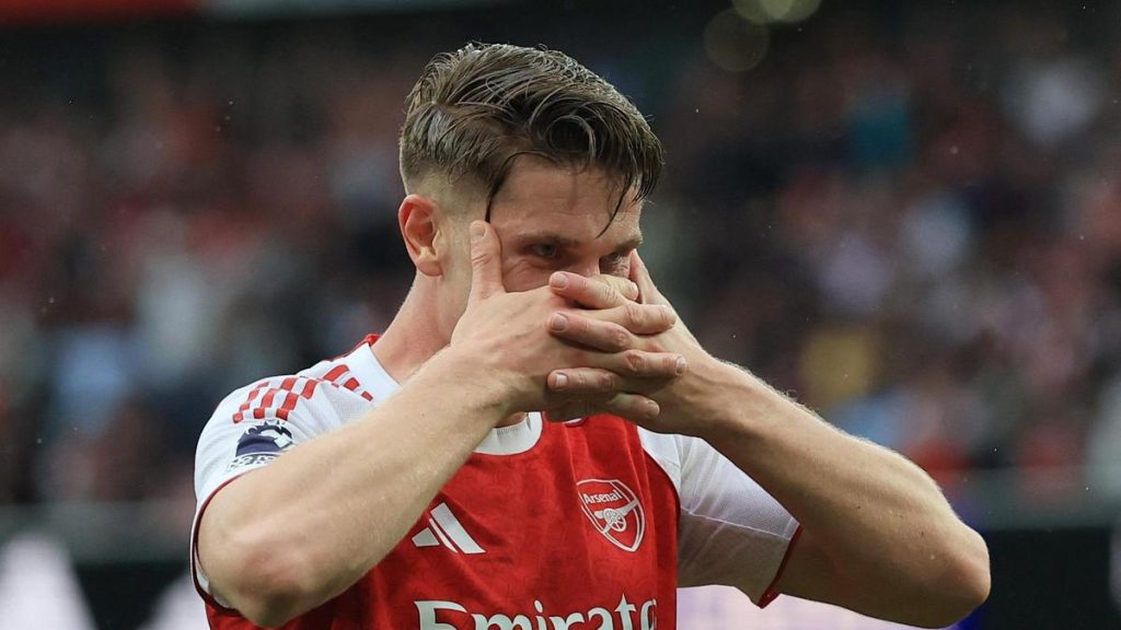 Premier League: Arsenal thumps Fulham 3-0 to turn up heat on Manchester City