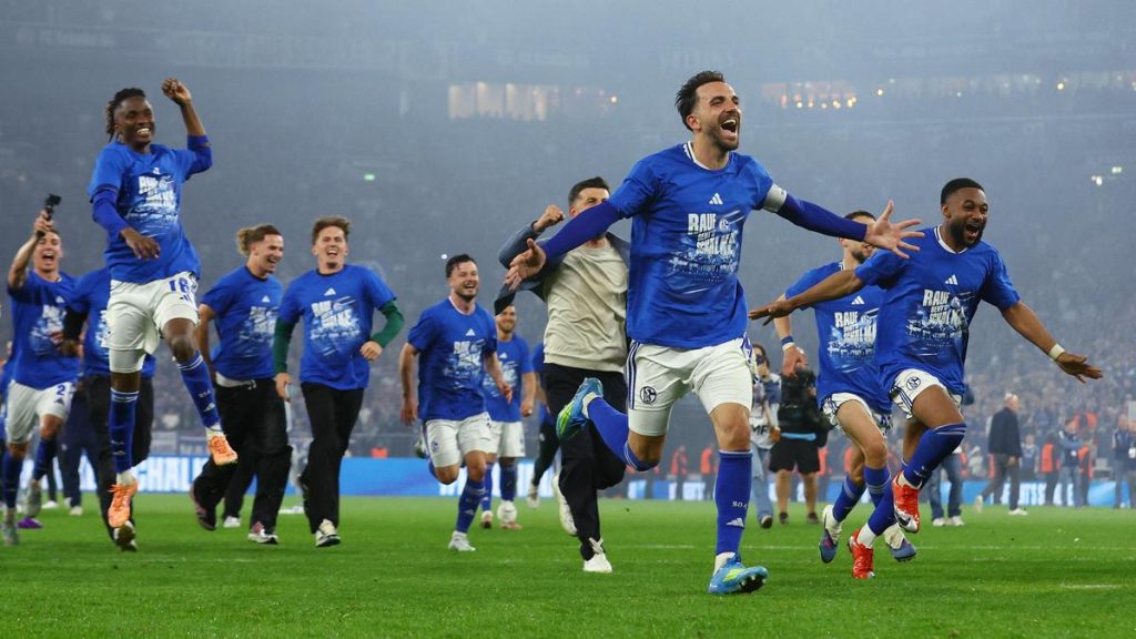Seven-time champion Schalke returns to Bundesliga after three years